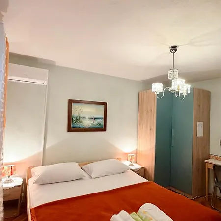 Mirjana - Centre Of Πανσιόν 3*