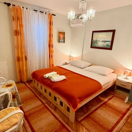 Πανσιόν Mirjana - Centre Of Τρογκίρ