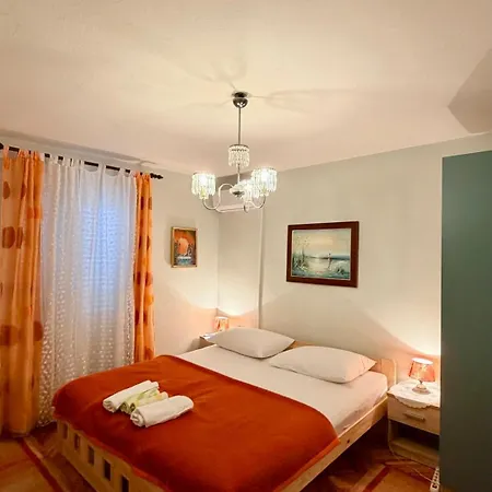 Mirjana - Centre Of 3* Τρογκίρ