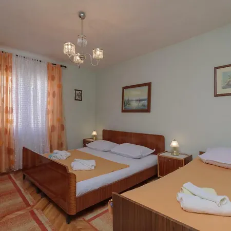 Mirjana - Centre Of Pensjonat Trogir